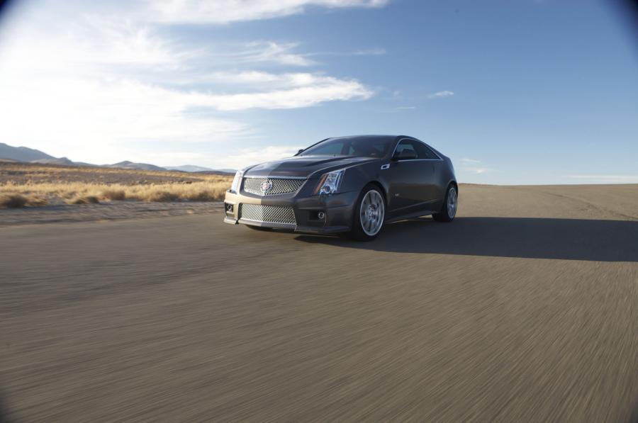  Cadillac CTS-V Coupe 2010 года  (фото 287 из 315)